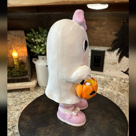 Ghost girl with purple bow - Picture 4 of 4